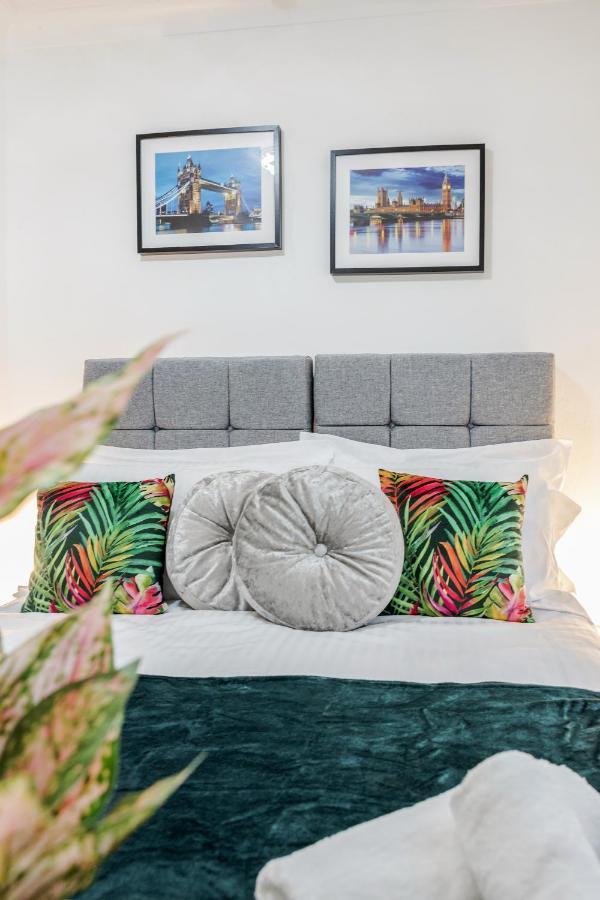 Heathrow 2-Bedroom Maisonette With Parking West Drayton  Екстер'єр фото