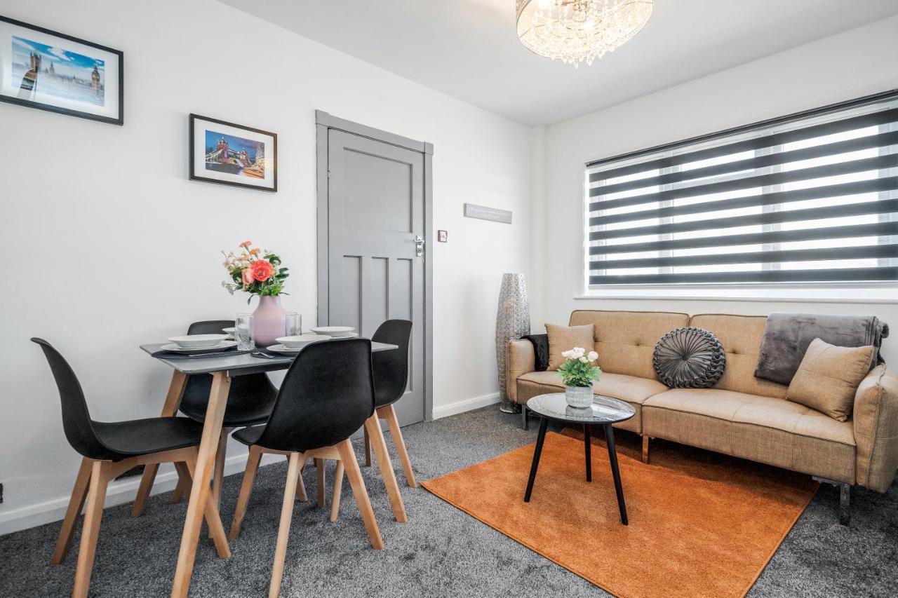 Heathrow 2-Bedroom Maisonette With Parking West Drayton  Екстер'єр фото
