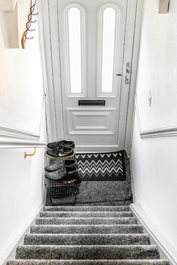 Heathrow 2-Bedroom Maisonette With Parking West Drayton  Екстер'єр фото